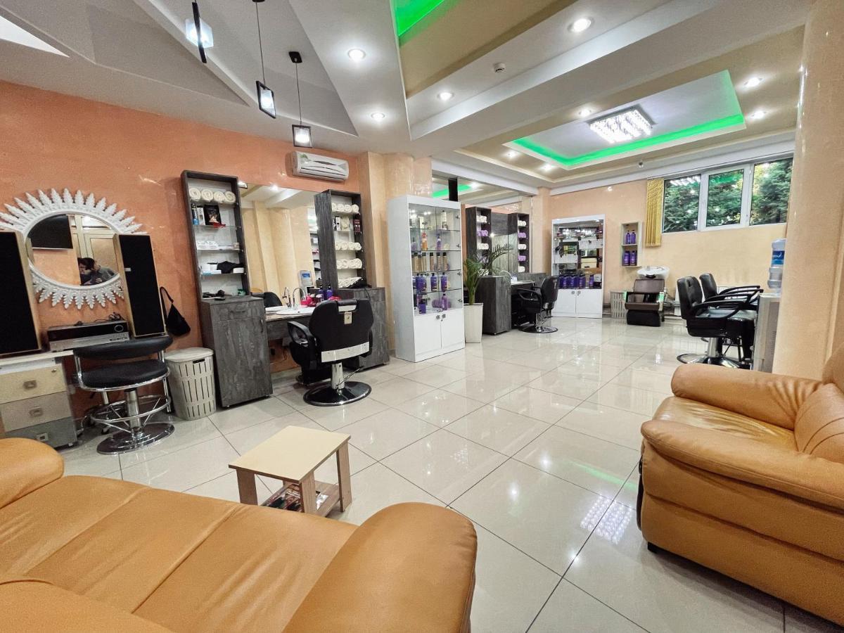 Golden Dragon Hotel Бишкек Екстериор снимка
