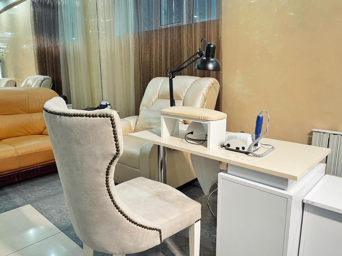 Golden Dragon Hotel Бишкек Екстериор снимка