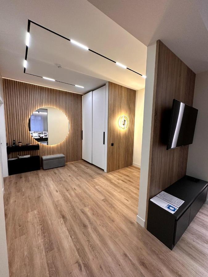 Golden Dragon Hotel Бишкек Екстериор снимка