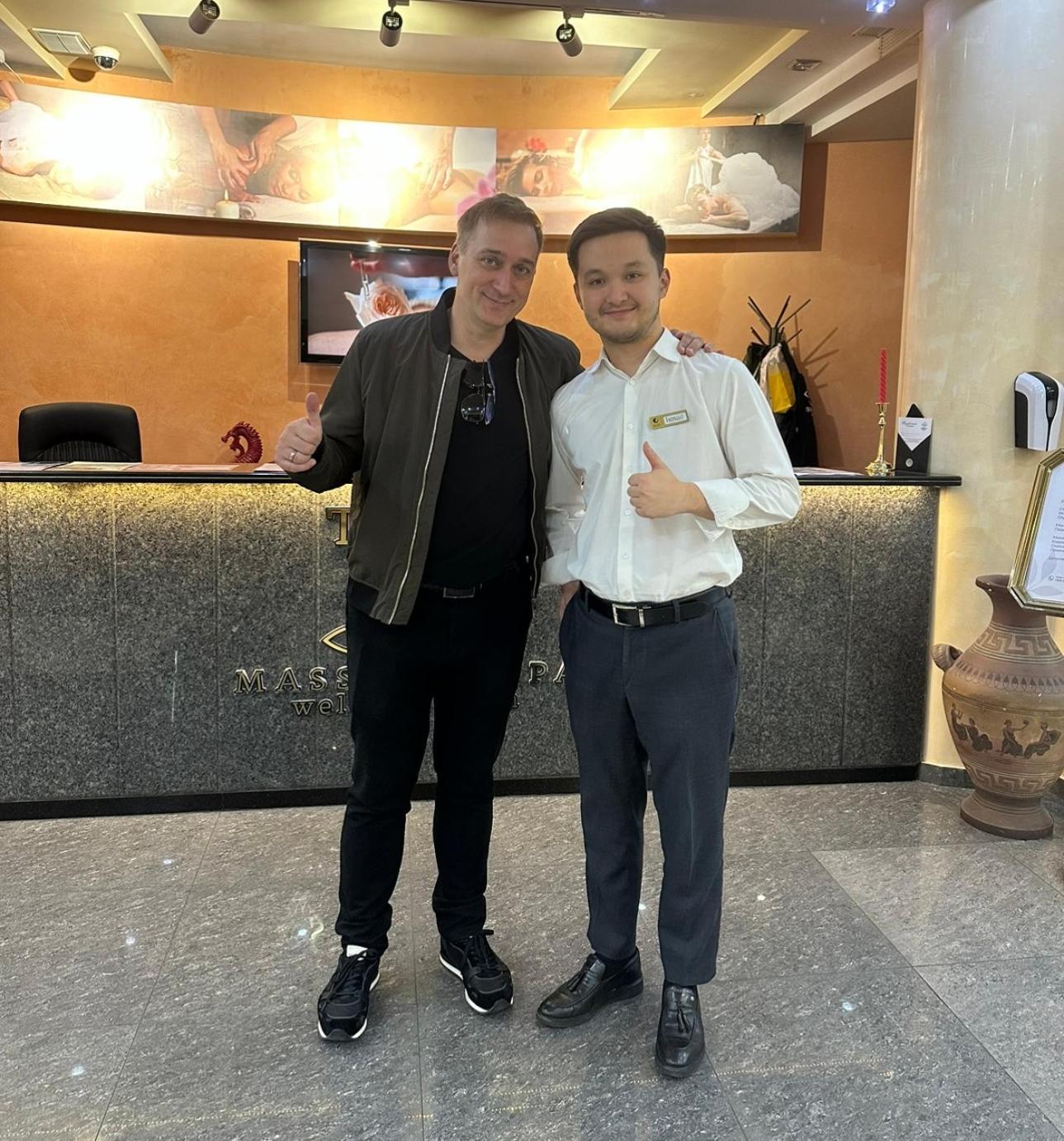 Golden Dragon Hotel Бишкек Екстериор снимка