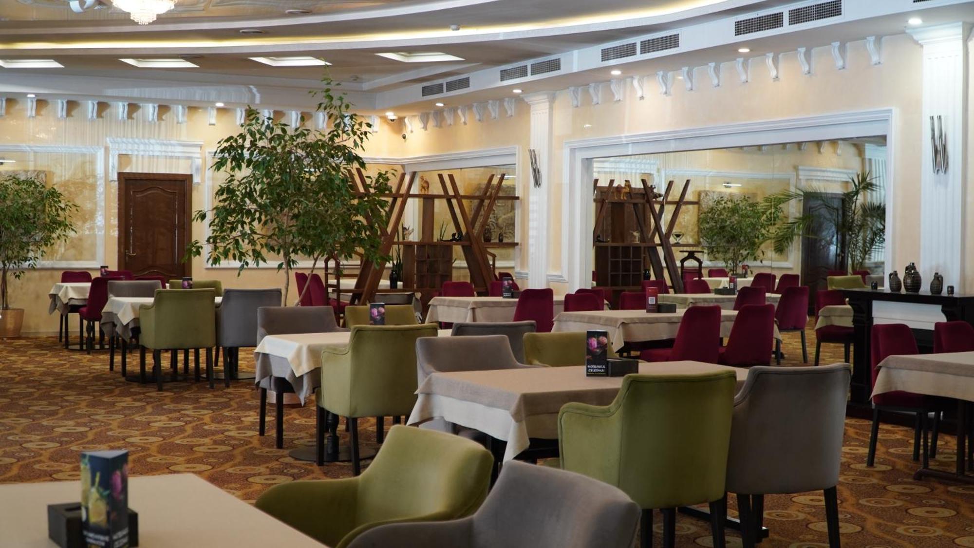 Golden Dragon Hotel Бишкек Екстериор снимка
