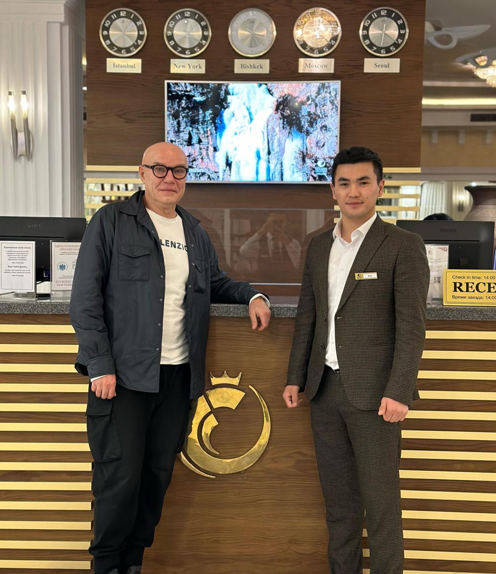 Golden Dragon Hotel Бишкек Екстериор снимка